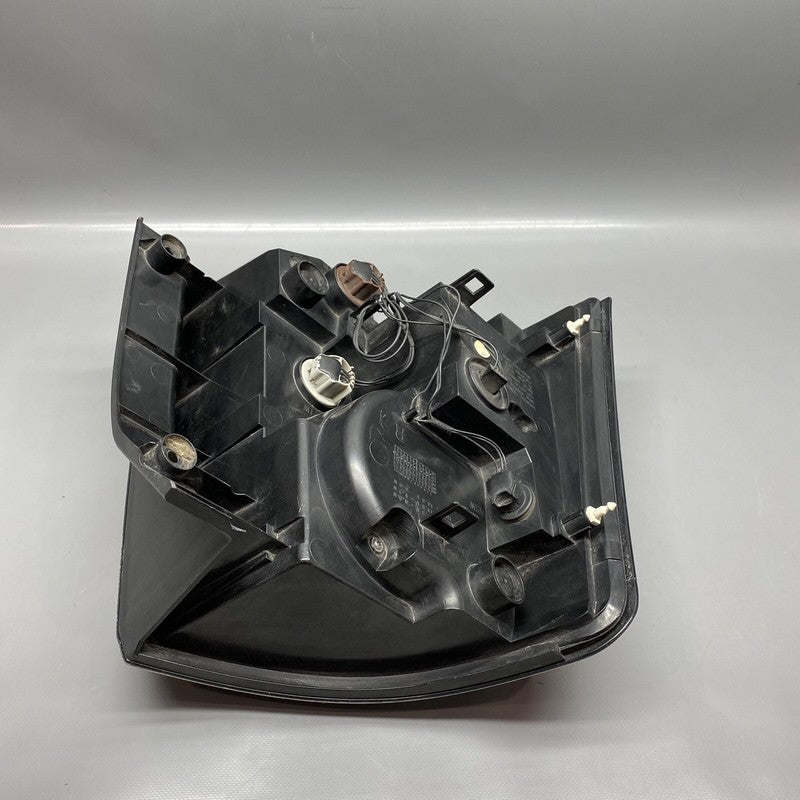 A056008 RANGE ROVER SPORT TAIL LIGHT RIGHT PASSENGER SIDE A056008 2010 2011 OEM