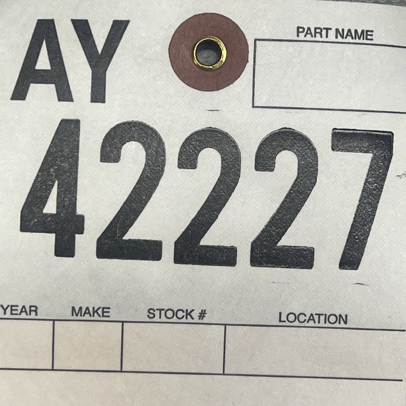 1786322-00-B TESLA MODEL Y SEAT SWITCH RIGHT FRONT 2025 1786322-00-B