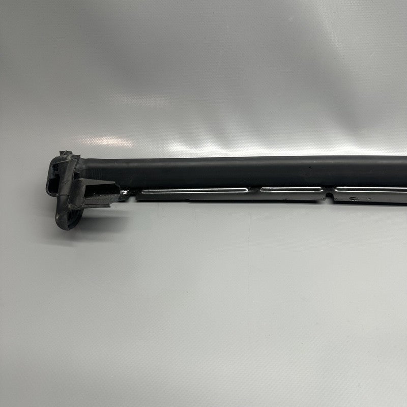 1072080-B0-D TESLA MODEL X DOOR SEAL BRACKET RIGHT REAR 2016 2017 18 19 2020 OEM 1072080-B0-D