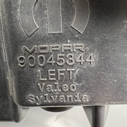 9403949 CHRYSLER 300 FOG LIGHT LEFT DRIVER 2015 2016 2017 2018 OEM 9403949