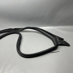 1090500-00-M TESLA MODEL 3 PRIMARY BODY SEAL RIGHT FRONT 2017 18 19 20 21 2022 1090500-00-M