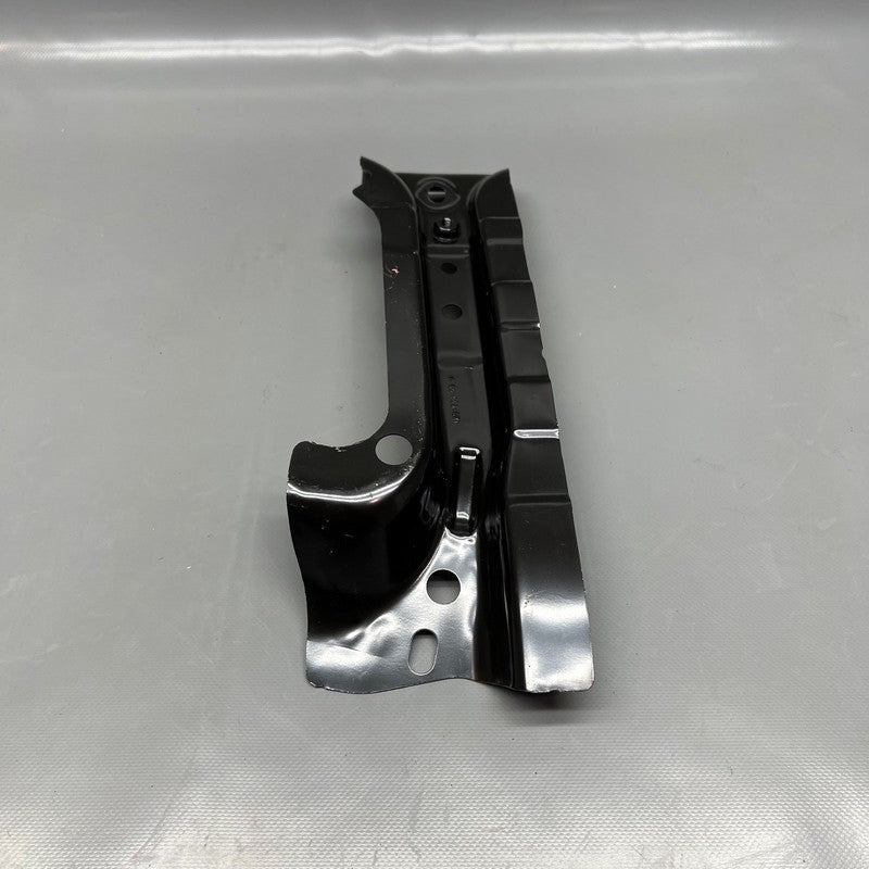 TESLA MODEL 3 DIVIDER BAR RIGHT REAR  2024 2025 OEM 1832334-00-A