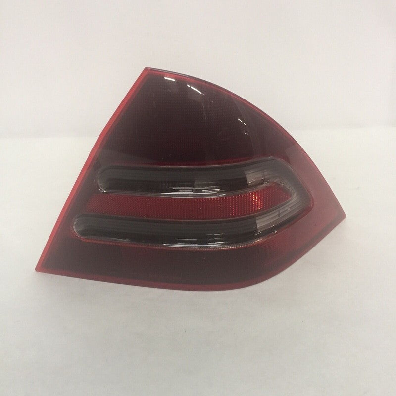 2038201064 MERCEDES BENZ C240 C320 TAIL LIGHT RIGHT PASSENGER SIDE 2001 2002 2003 2004 OEM