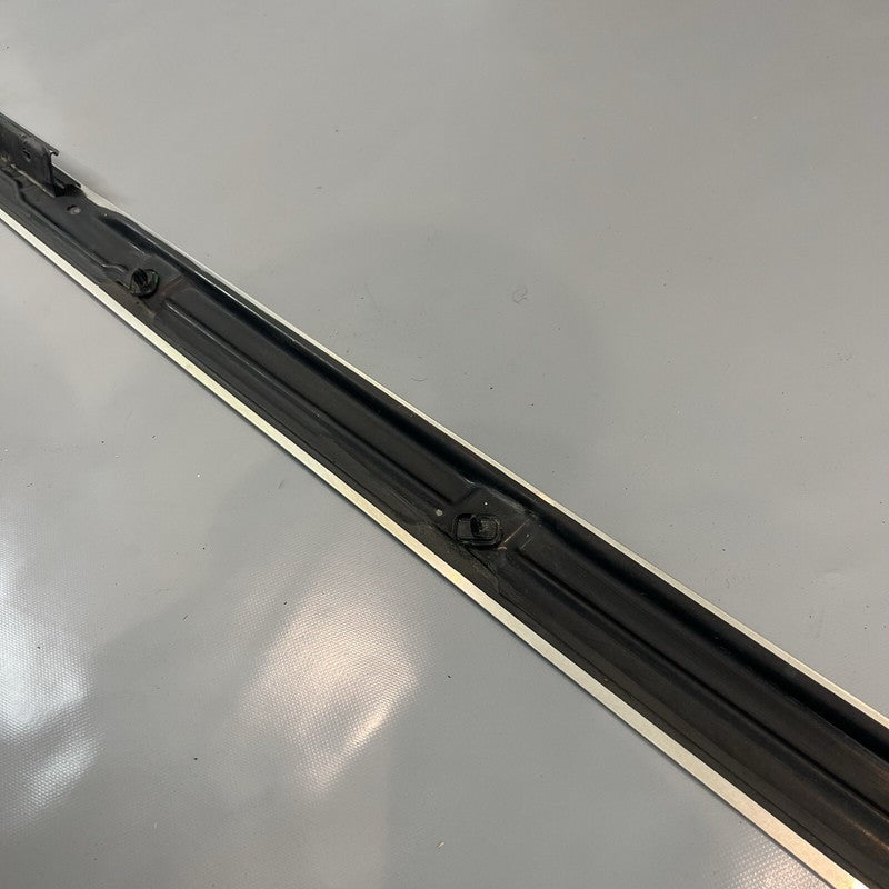 1860492-00-B TESLA CYBERTRUCK ROOF RAIL RIGHT 2024 2025 OEM 1860489-88-A