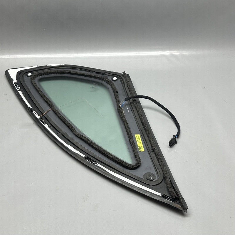 36A845298AA BENTLEY BENTAYGA QUARTER GLASS RIGHT REAR 2016 17 2018 2019 2020 OEM 36A845298AA
