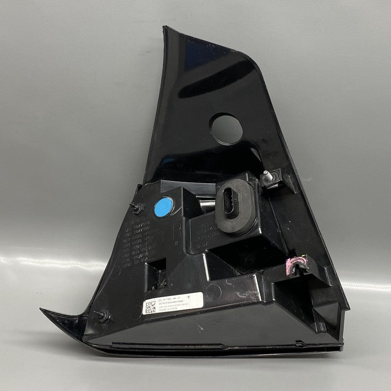 1077398-00-H TESLA MODEL 3 TAIL LIGHT RIGHT PASSENGER 1077398-00-H 2017 18 2019 2020 2021 OEM