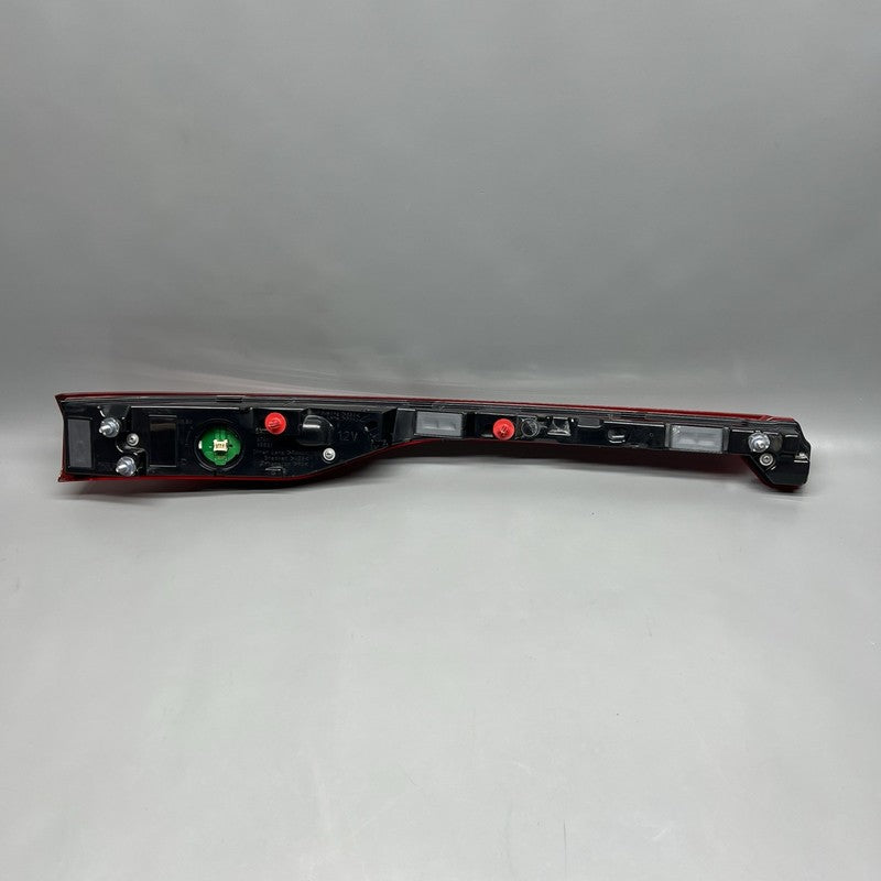 TOYOTA VENZA TAIL GATE TAIL LIGHT RIGHT PASSENGER 2021 2022 2023 OEM