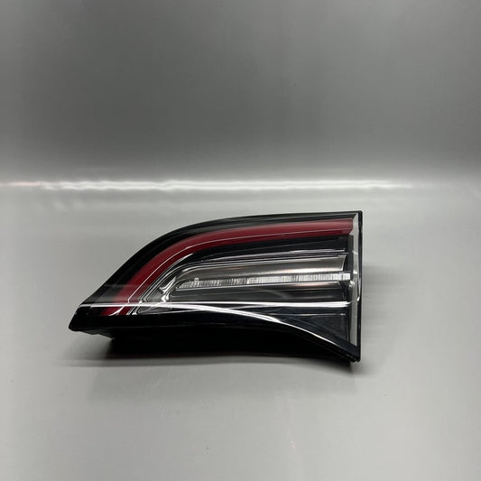 1077402-00-E TESLA MODEL 3 INNER TAIL LIGHT RIGHT PASSENGER 2017 18 19 20 2021 1077402-00-E
