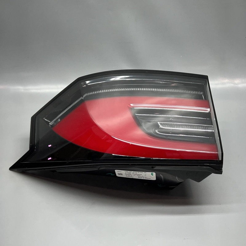 TESLA MODEL X TAIL LIGHT RIGHT PASSENGER 2016 17 18 19 2020 LED OEM 10