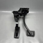 1344691-01-B TESLA MODEL 3 GAS AND BRAKE PEDAL 2024 2025 OEM 1344691-01-B