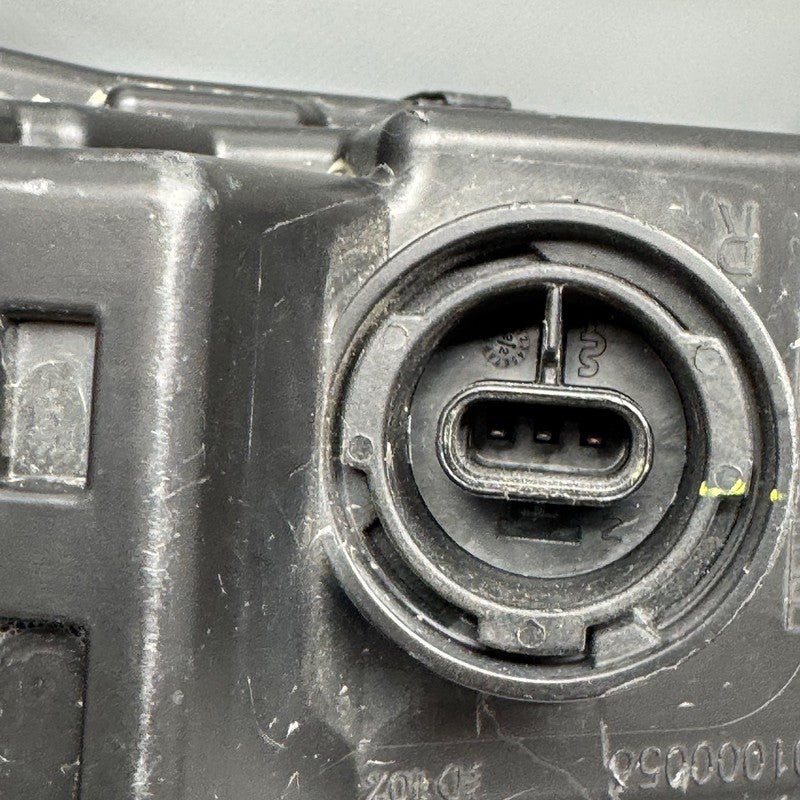 TESLA MODEL S PLAID FOG LIGHT RIGHT PASSENGER 2021 2022 2023 OEM 15637