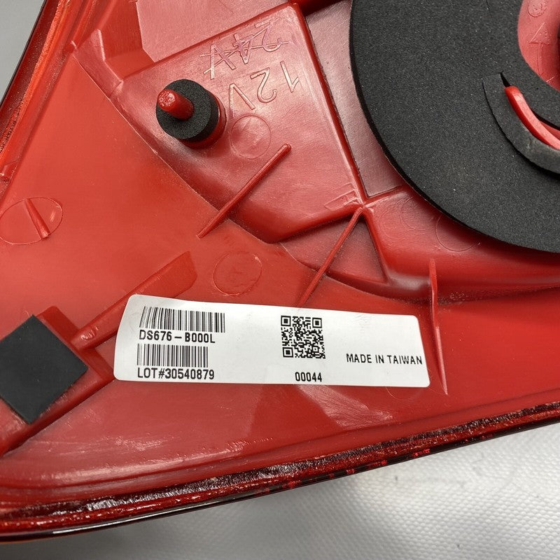 INFINITI G30 TAIL LIGHT LEFT DRIVER 2007 2008 2009 2010 2011 2012 OEM
