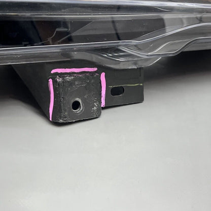 1077390-00-F TESLA MODEL 3 FOG LIGHT RIGHT PASSENGER 2017 18 19 20 21 2022 2 PIN 1077390-00-F