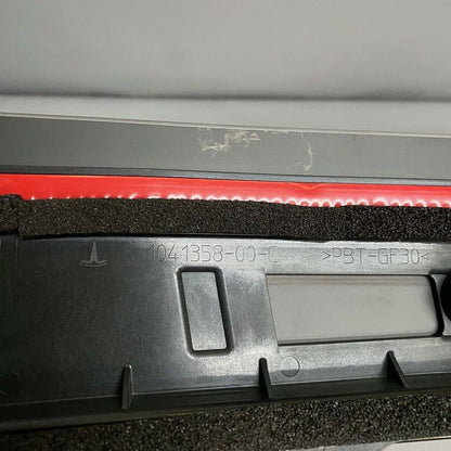 1041358-00-C TESLA MODEL X RIGHT PASSENGER B-PILLAR GLASS 2016 2017 2018 2019 2020 OEM