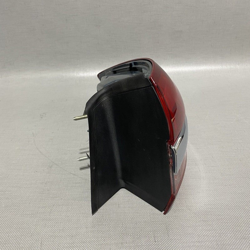 FORD FUSION TAIL LIGHT RIGHT PASSENGER HS73-13404-AD 2017 2018 2019 LE