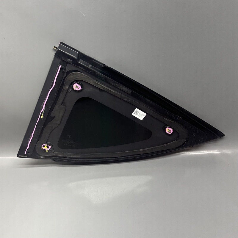 TESLA MODEL Y QUARTER GLASS RIGHT REAR 2020 2021 2022 2023 OEM 1495741