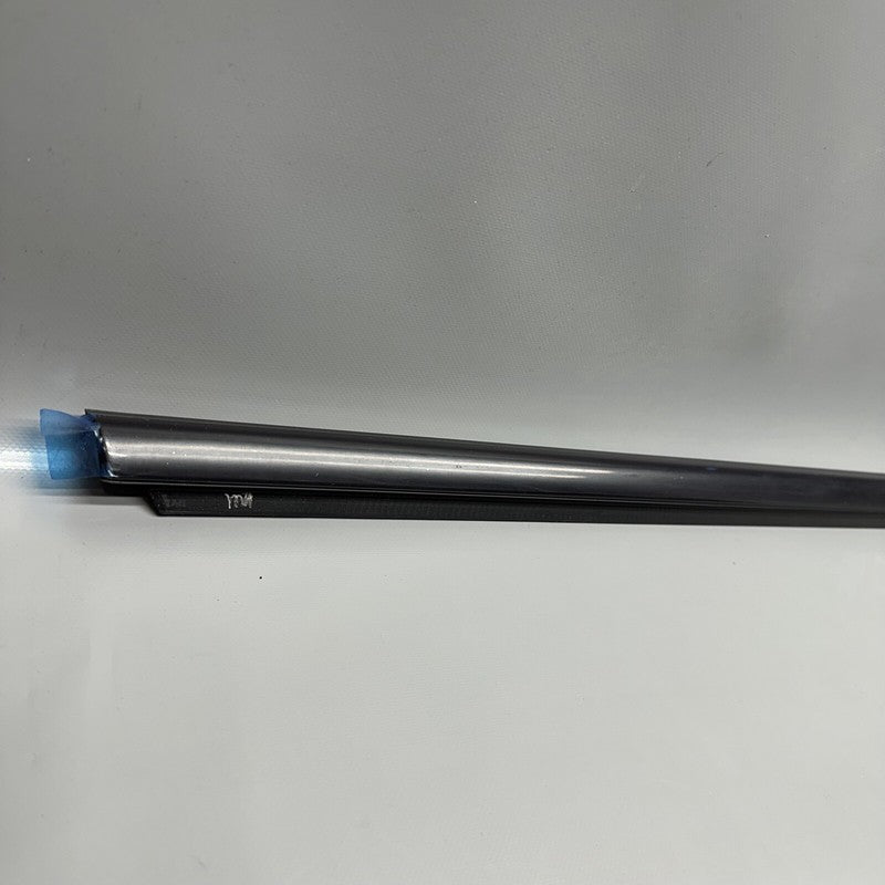 670211123 MASERATI MC20 DOOR MOLDING RIGHT FRONT 2020 2021 2022 2023 OEM 670211123