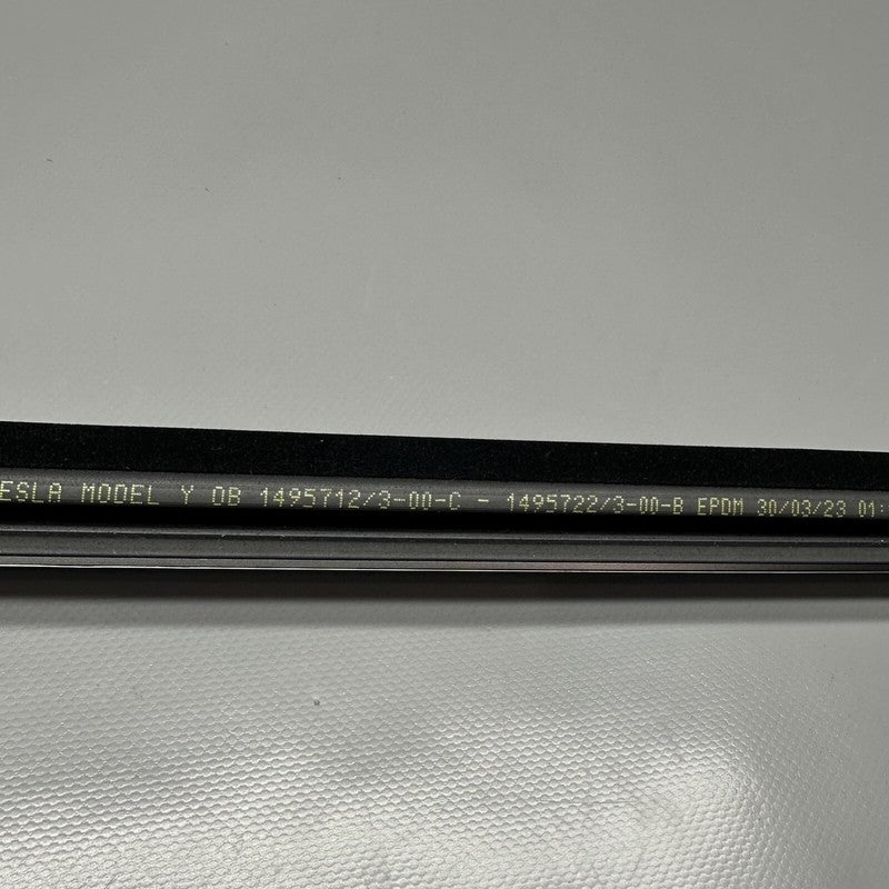 TESLA MODEL Y DOOR WINDOW MOLDING RIGHT REAR 2020 2021 2022 2023 OEM 