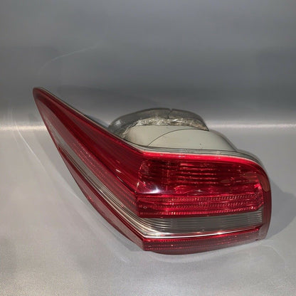 A1648201964 MERCEDES BENZ ML63 ML350 LEFT DRIVER SIDE TAIL LIGHT 2006 2007 2008 OEM