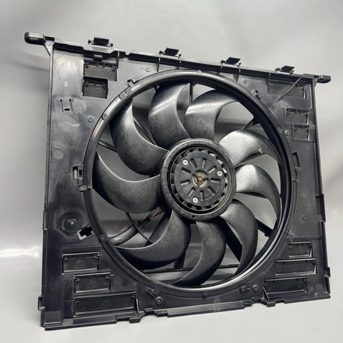 8677740 BMW 740 RADIATOR FAN 530 540  2016 2017 2018 2019 OEM 8677740
