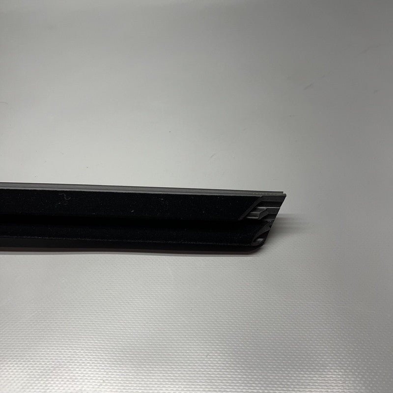 1080684-01-i TESLA MODEL 3 DOOR BELT MOLDING RIGHT FRONT 2017 18 19 20 2021 OEM 1080684-01-i