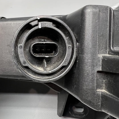 1077392-00-F TESLA MODEL 3 FOG LIGHT RIGHT PASSENGER 2017 18 19 20 21 2022 3 PIN 1077392-00-F