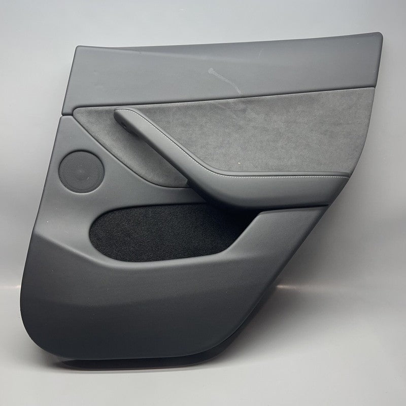 2000297-00-B TESLA MODEL Y DOOR PANEL RIGHT REAR 2020 2021 2022 2023 OEM 2000297-00-B