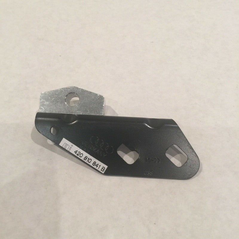 420810841B AUDI R8 LEFT EXTERIOR MOUNT BRACKET 2008 2009 2010 2011 2012 OEM
