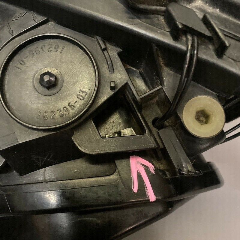 E60 BMW 528 E60 535 HEADLIGHT RIGHT PASSENGER SIDE 2006 2007 XENON OEM 