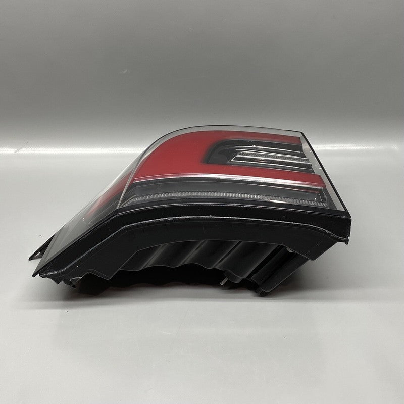 TESLA MODEL X TAIL LIGHT LEFT DRIVER 1034333-00-B 2016 2017 2018 2019 