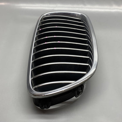 51137200728 BMW 528 GRILLE RIGHT PASSENGER SIDE 535 F10 51137200728 2011 2012 2013 OEM 