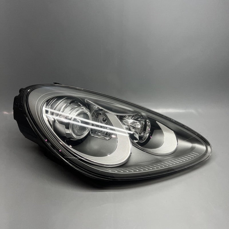 7P5941032AN PORSCHE CAYENNE HEADLIGHT RIGHT PASSENGER 2011 2012 2013 XENON OEM 7P5941032AN