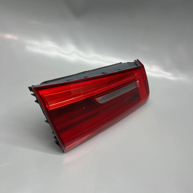 BMW M550 530 TAIL LIGHT INNER LEFT DRIVER 2017 2018 2019 2020 OEM