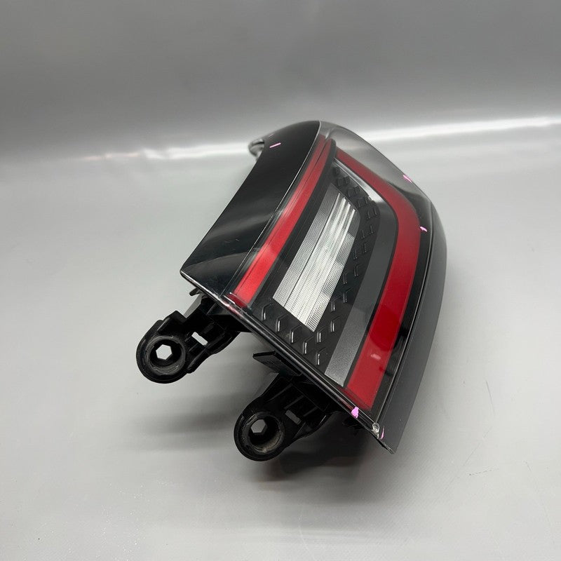 VOLKSWAGEN ID4 TAIL LIGHT RIGHT PASSENGER 2023 2024 OEM