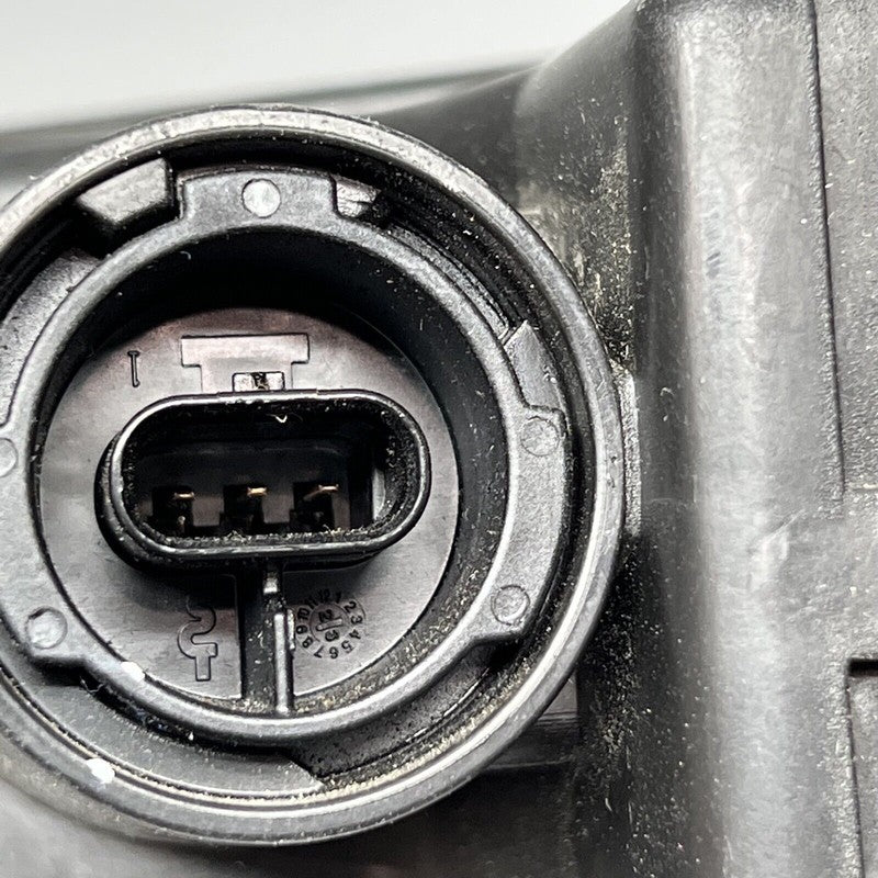 1077392-00-F TESLA MODEL 3 FOG LIGHT RIGHT PASSENGER 2017 2018 2019 2020 2021 2022 OEM 3 PIN