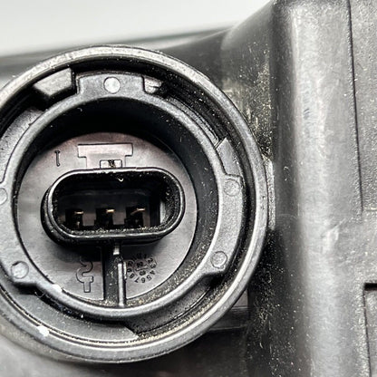 1077392-00-F TESLA MODEL 3 FOG LIGHT RIGHT PASSENGER 2017 2018 2019 2020 2021 2022 OEM 3 PIN