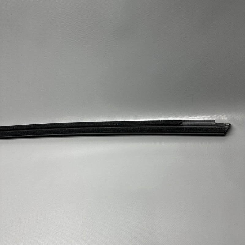 1495712-00-C TESLA MODEL Y DOOR WINDOW MOLDING LEFT REAR 2020 2021 2022 OEM 1495712-00-C