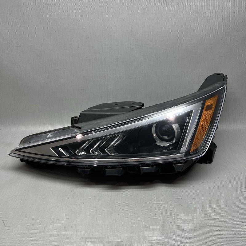 HYUNDAI ELANTRA HEADLIGHT LEFT DRIVER 2019 2020 HALOGEN OEM