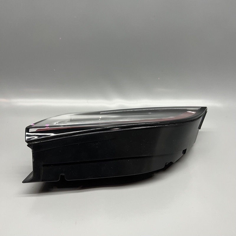 TESLA MODEL 3 TAIL LIGHT TRUNK RIGHT PASSENGER 2017 18 19 20 2021 1077