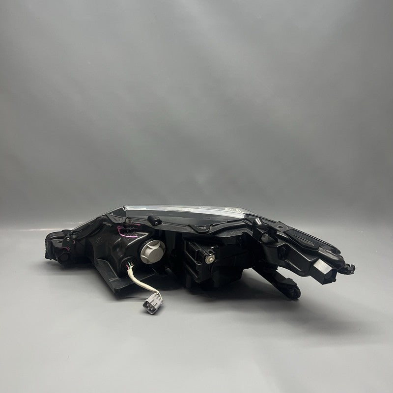 TOYOTA CAMRY HEADLIGHT RIGHT PASSENGER 2018 2019 2020 OEM