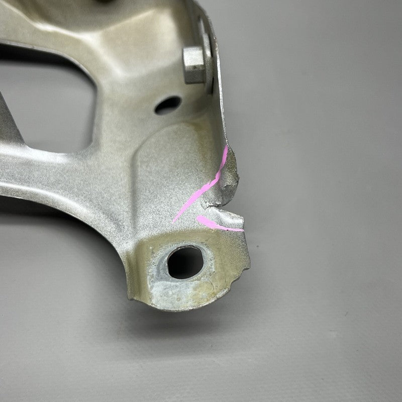 1086016-00-D TESLA MODEL 3 FENDER SUPPORT BRACKET RIGHT 2017 18 19 20 2021 OEM 1086016-00-D