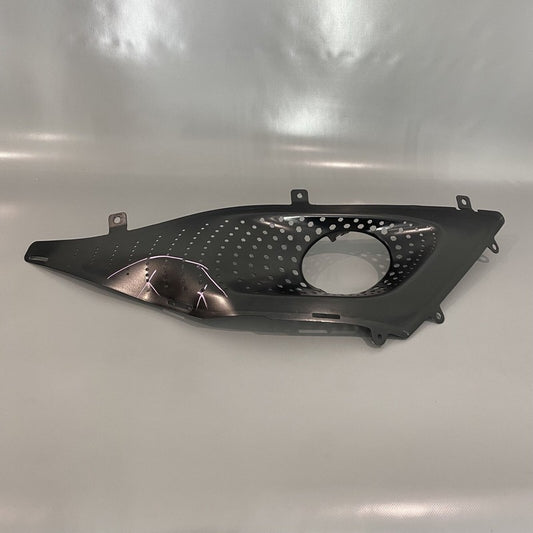 DB11 ASTON MARTIN DB11 EXHAUST TRIM MESH LEFT 2017 2018 2019 2020 OEM