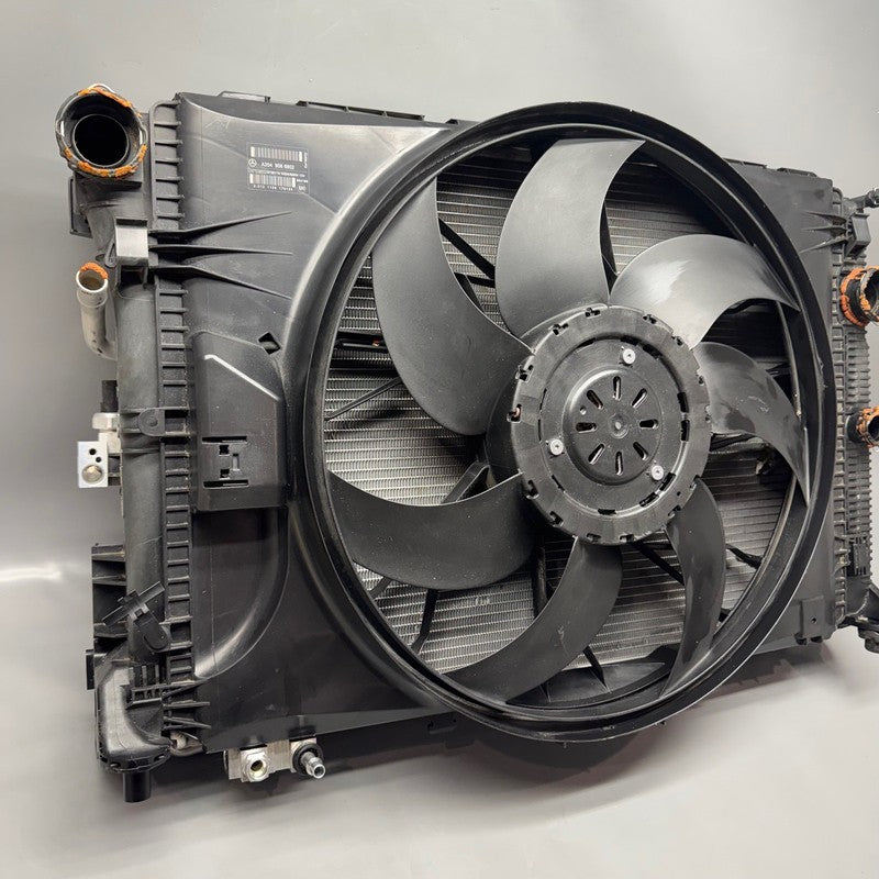 A2045003703 MERCEDES BENZ E350 E550 COOLANT RADIATOR 2010 2011 2012 2013 2014 2015 OEM
