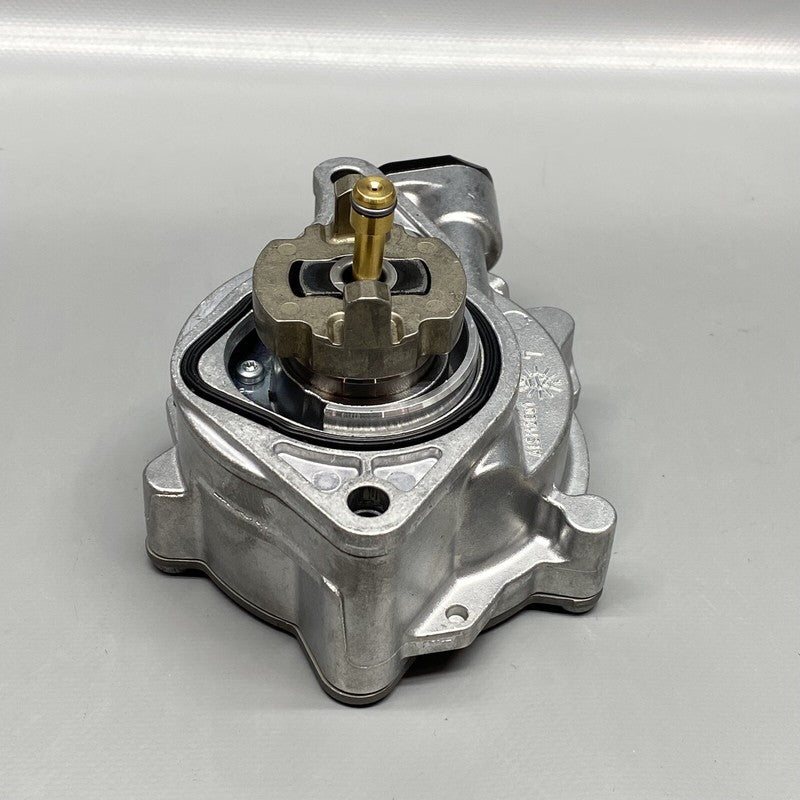 LR082226 / FX23-2A451-AB LAND ROVER DEFENDER PUMP VACUM RIGHT 2020 2021 2022 OEM FX23-2A451-AB