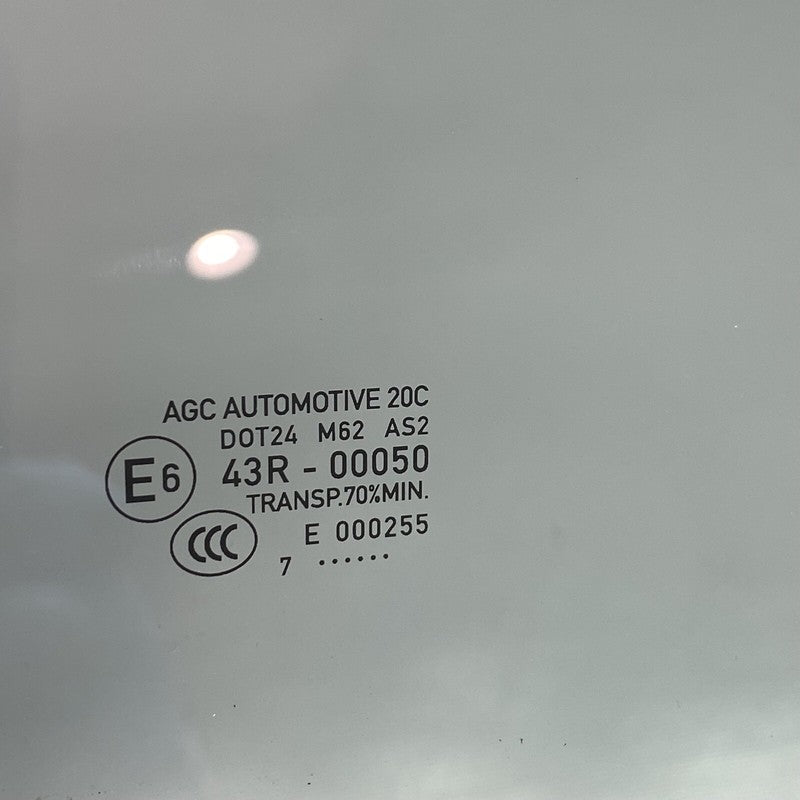 95B845202B PORSCHE MACAN DOOR WINDOW GLASS RIGHT FRONT 2015 2016 2017 2018 95B845202B OEM