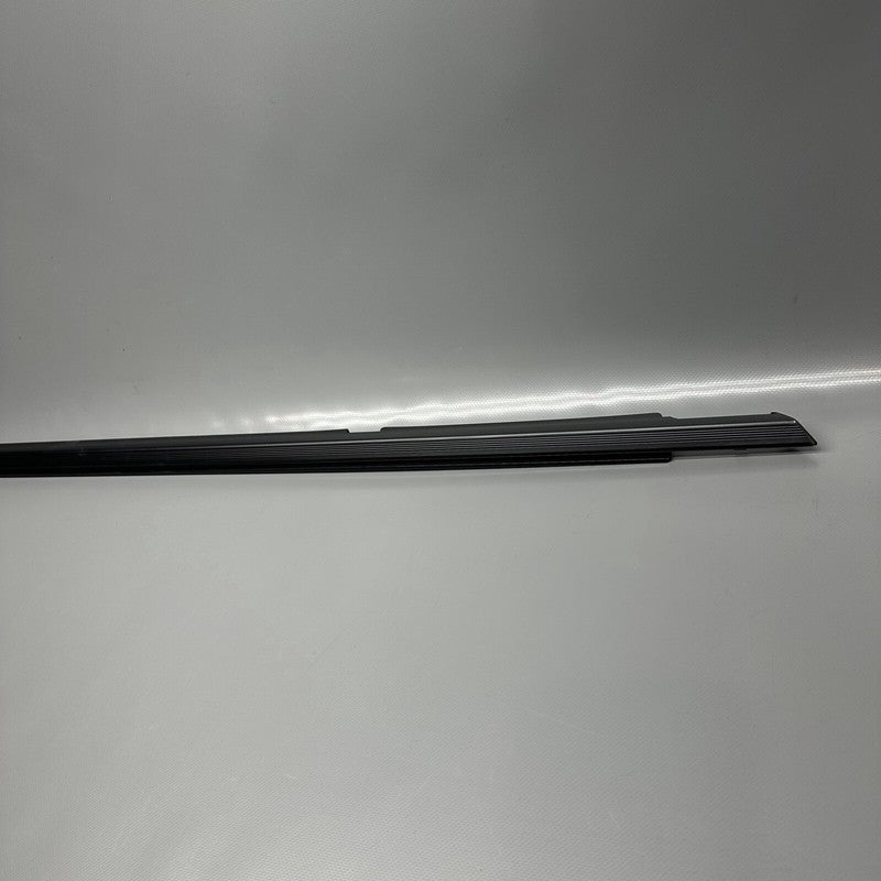 82220L1000 HYUNDAI SONATA DOOR WINDOW MOLDING RIGHT FRONT 2020 2021 2022 2023 82220L1000