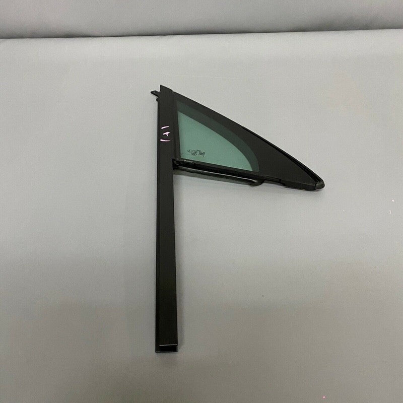 7P6845114E PORSCHE CAYENNE RIGHT FRONT DOOR CORNER GLASS 2010 2011 2012 2013 2014 2015 2016