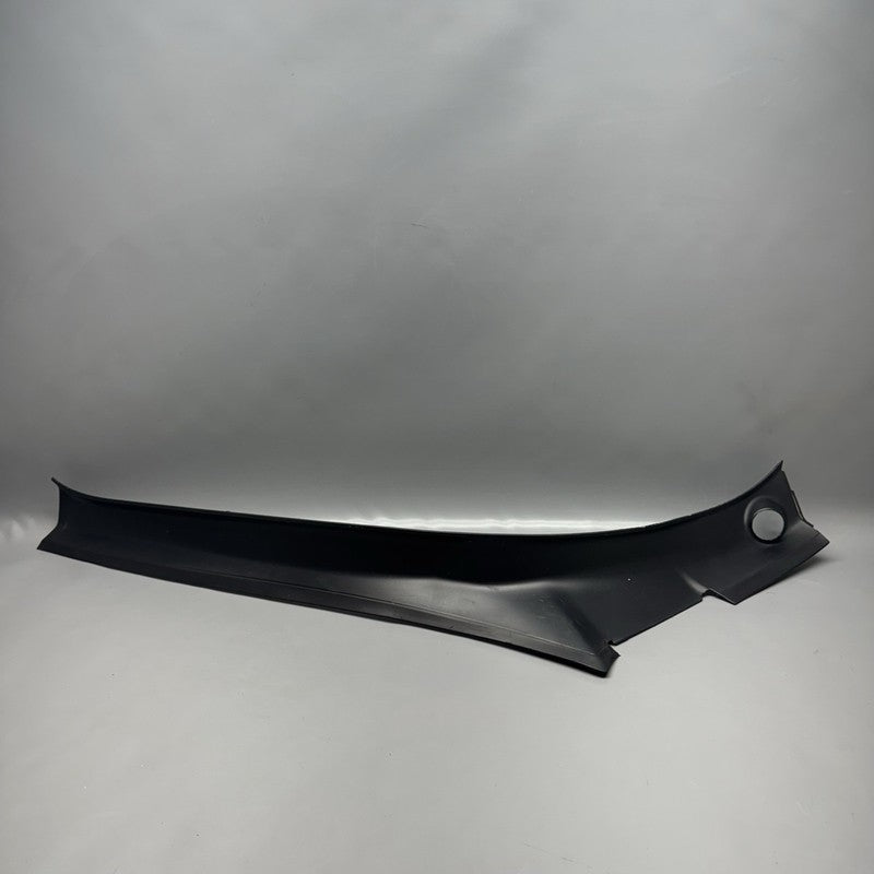 1047320-00-D TESLA MODEL X LIFTGATE TROUGH TRIM LEFT REAR 2016 2017 2018 2019 2020 OEM