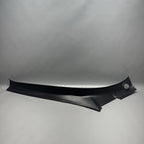 1047320-00-D TESLA MODEL X LIFTGATE TROUGH TRIM LEFT REAR 2016 2017 2018 2019 2020 OEM