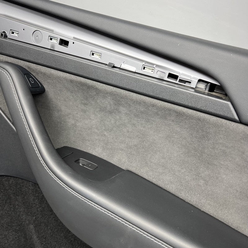 1997295-00-B TESLA MODEL Y DOOR PANEL RIGHT FRONT 2020 2021 2022 2023 OEM 1997295-00-B